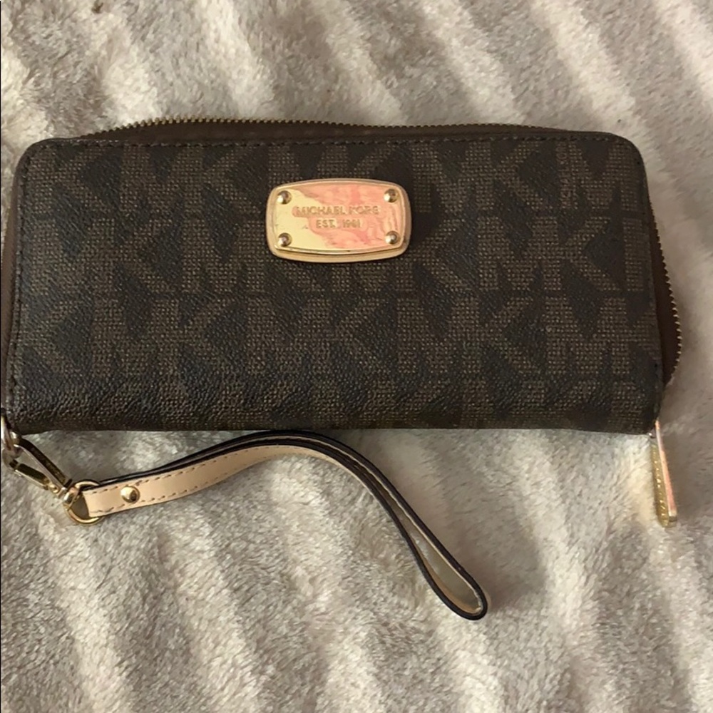 Michael Kors Wristlet